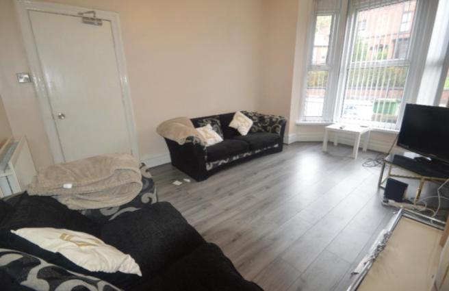 5 bed House to rent Image 5