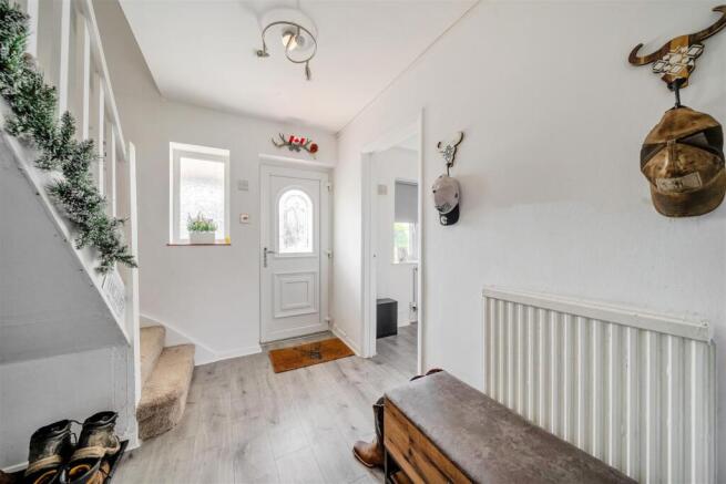 14 Queens Way, Hurley