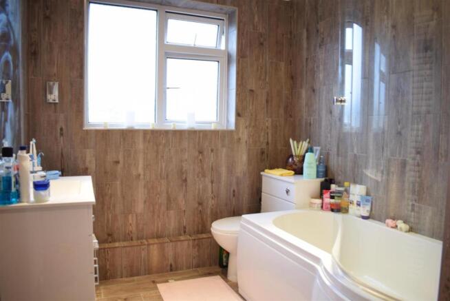En Suite 1.JPG