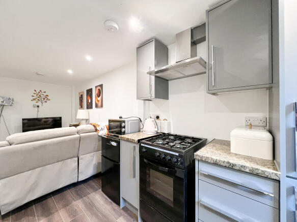 Gorton Road (Flat A & Flat B), Reddish photo 4