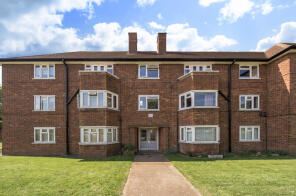 9c, Russell Road, Enfield EN1 4TJ