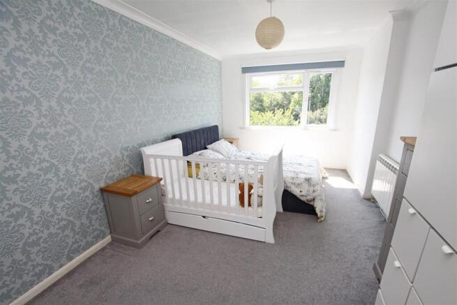 Bedroom b.jpg