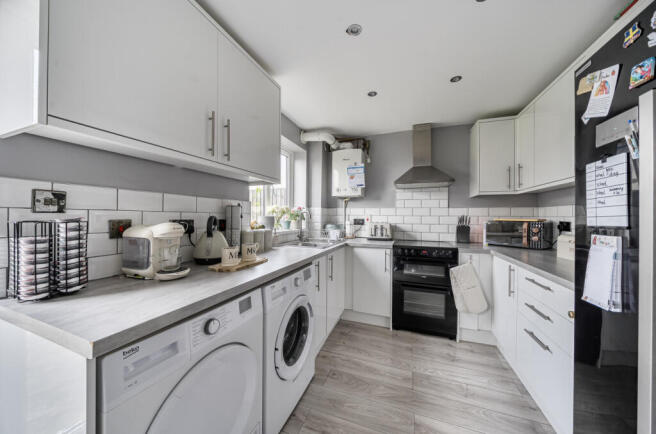 1365531-10-68ed26...