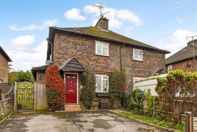 3-bed semi-detached on Greenfield Road, Farnham, £419,000