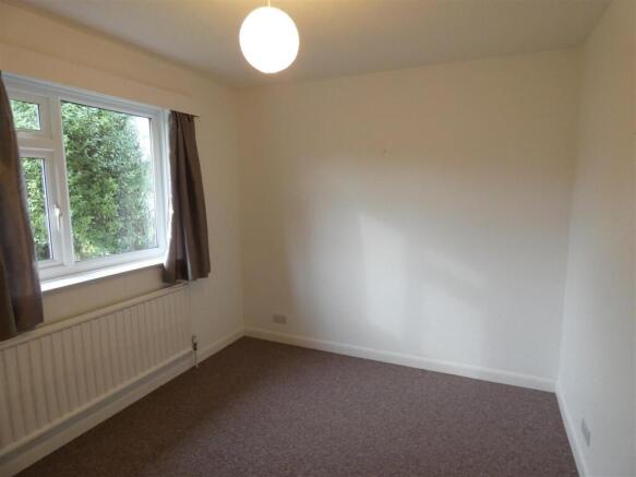 front bedroom.JPG