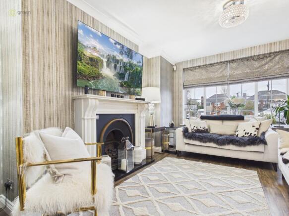 cam01332g0pr0684still012