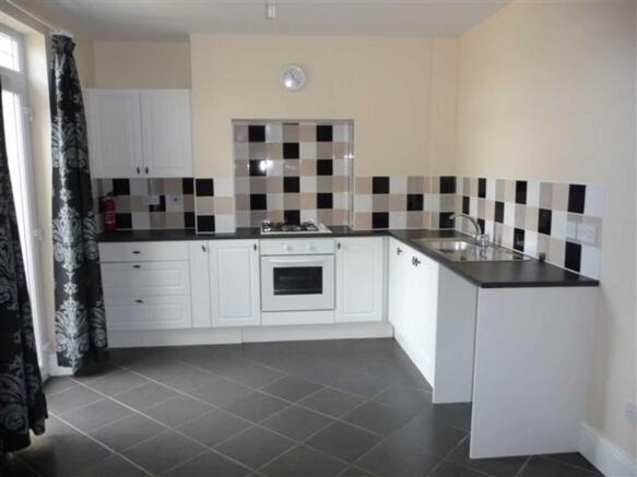 KITCHEN/DINER: