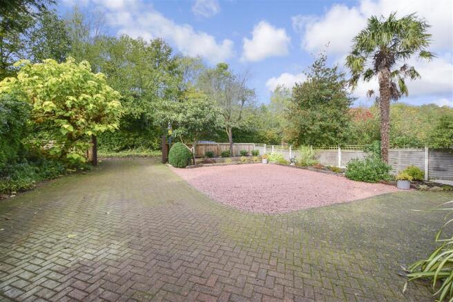Driveway/Parking