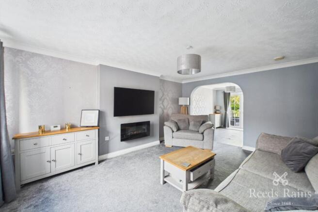 3 bed House for sale Image 12