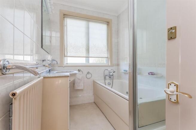 house-sailsbury-avenue-cheam-sutton-113.jpg