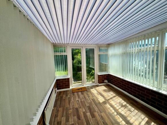 2 bed Semi-Detached Bungalow to rent Image 5