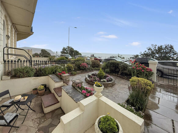 2 bed Apartment for sale Image 2