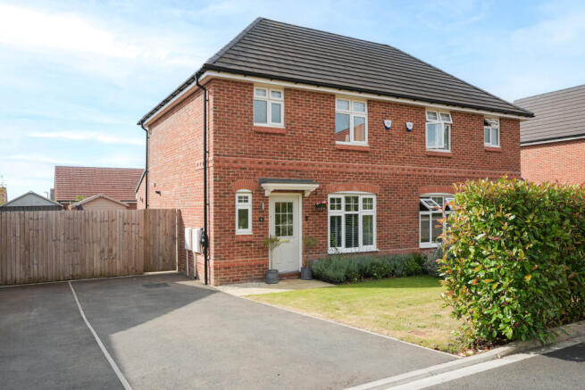 6 Howkeld Close (1 of 20)