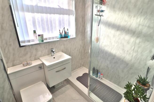 BATHROOM/W.C