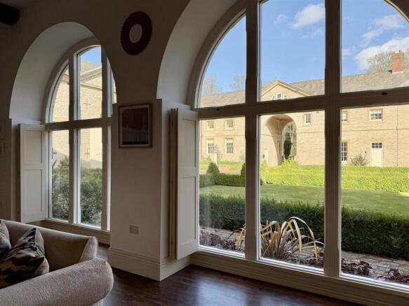 4 bed Barn Conversion for sale Image 10