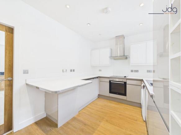 Kitchen with breakfast bar