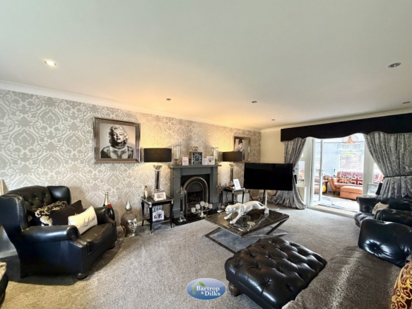 6 bed Detached for sale Image 6