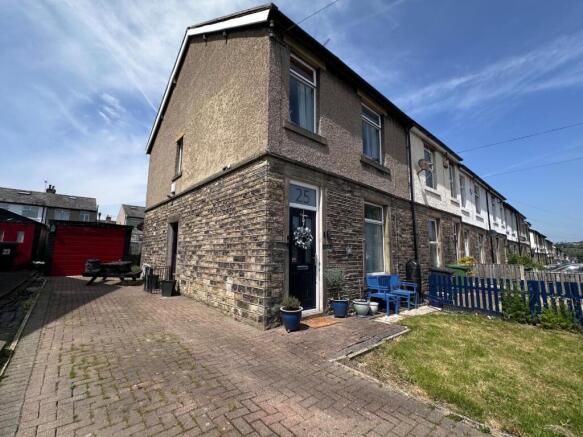 3 bed End of Terrace for sale in huddersfield