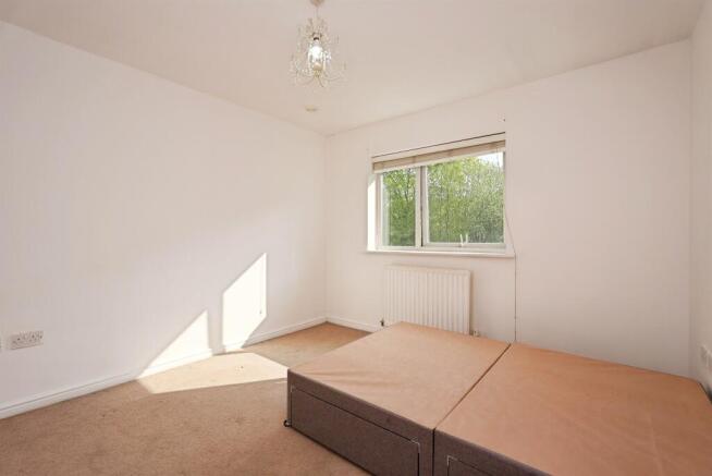 2 bed Flat for sale Image 5