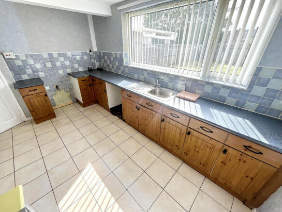 3 bed Terraced for sale Image 11