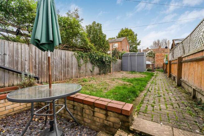 Burr Close, London Colney, St. Albans photo 4