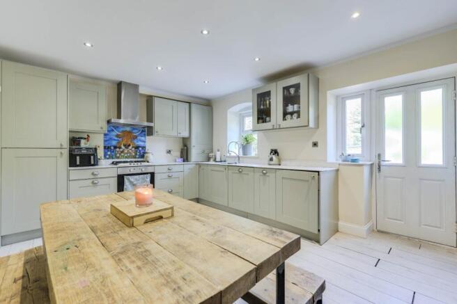 3 bed Terraced for sale Image 5