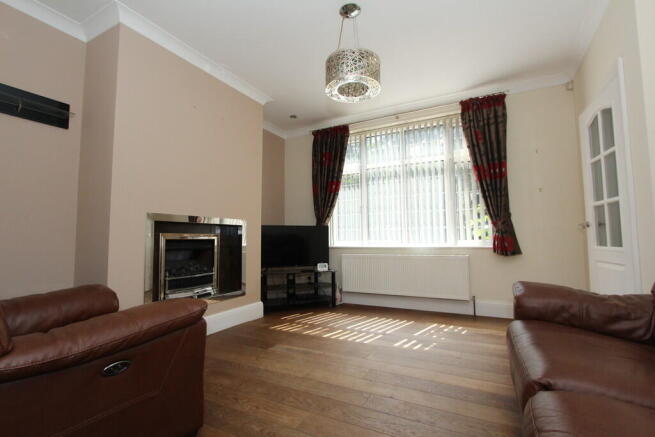 3 bed Semi-Detached to rent Image 10