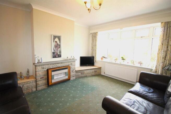 2 bed Semi-Detached Bungalow for sale Image 4