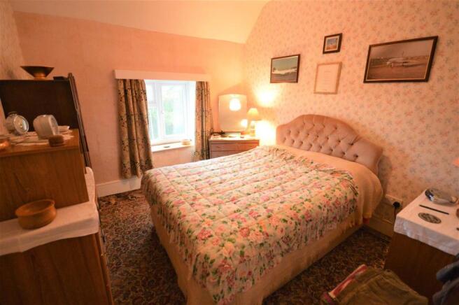 BEDROOM 2