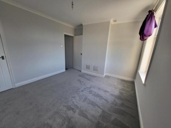 2 bed Terraced to rent Image 10