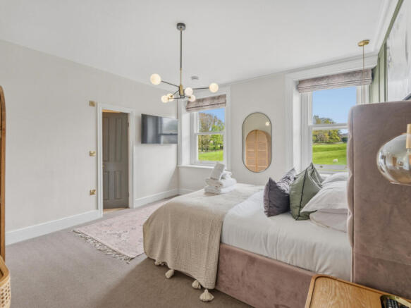 4 bed Semi-Detached for sale Image 11