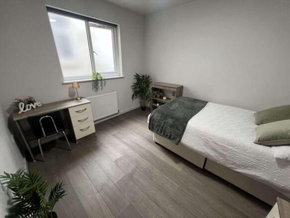 2 bed Flat to rent Image 8
