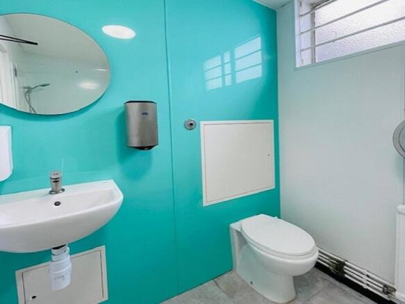 Sharp Washroom 640x480.jpg
