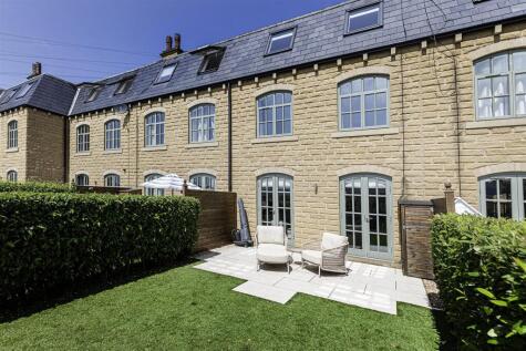 The Courtyard, Ashgrove House, Elland
