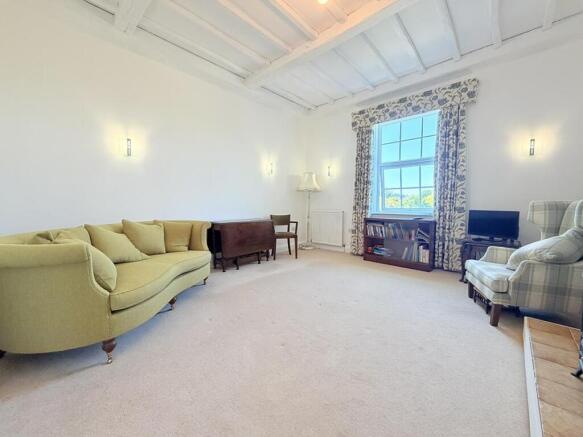 2 bed Flat for sale Image 4