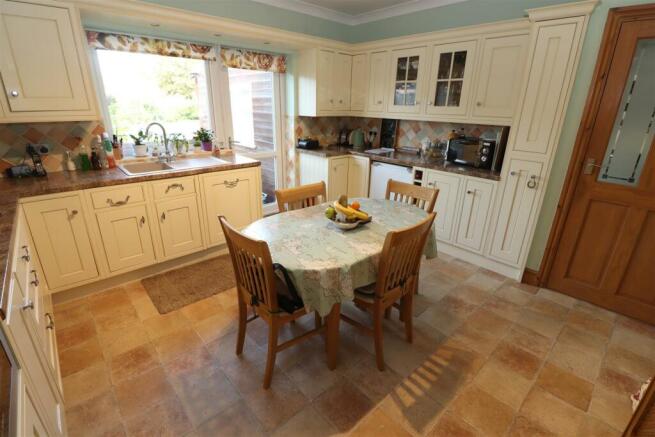 Kitchen / Breakfast Room