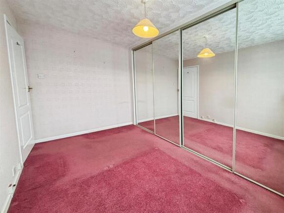3 bed Semi-Detached for sale Image 10