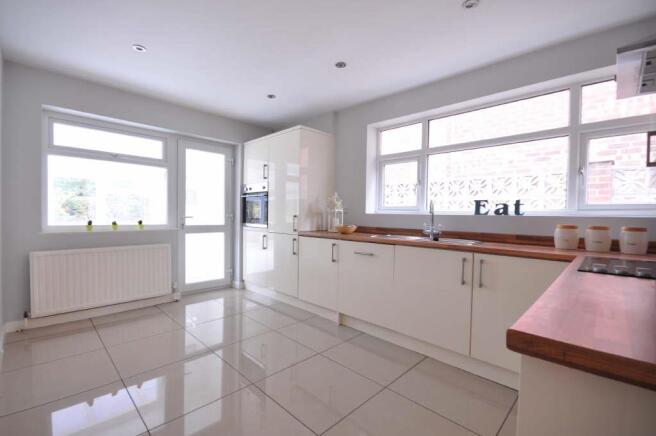 BREAKFAST KITCHEN