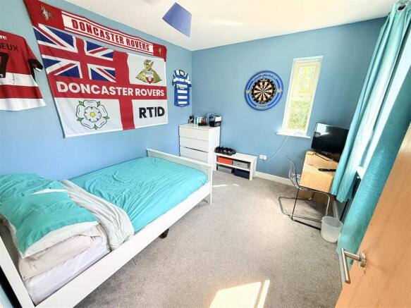 4 bed Detached for sale Image 5