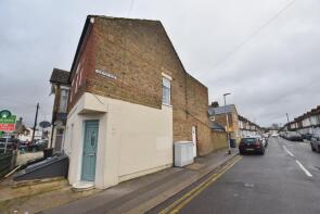 140b, Harwoods Road, Watford WD18 7RN