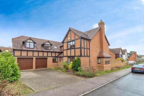 Linceslade Grove, Loughton, Milton Keynes, Buckinghamshire, MK5