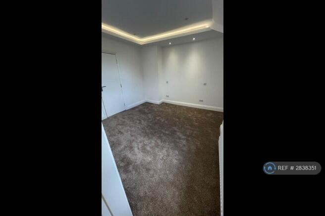 1 bed Flat to rent Image 5