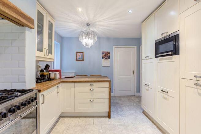 BREAKFAST KITCHEN