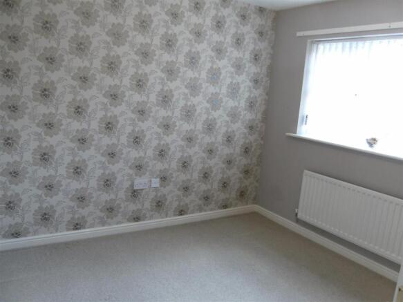 5 Woburn Close 009.JPG