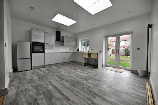 14-kitchen-diner-alt.jpg