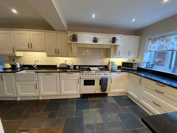 kitchen].JPG