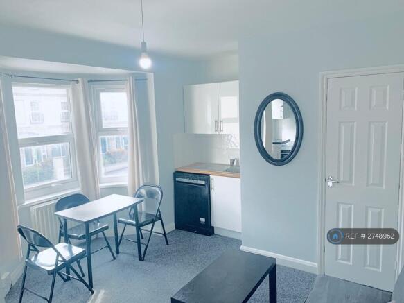 Lounge/Kitchen