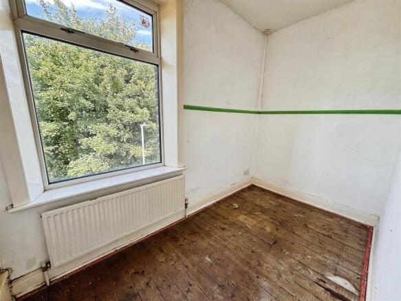 3 bed Terraced for sale Image 10