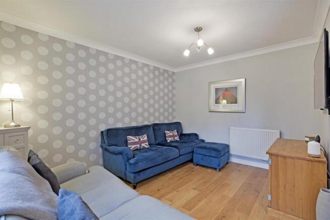4 bed House for sale Image 8
