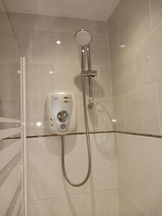 3 bed Semi-Detached to rent Image 10